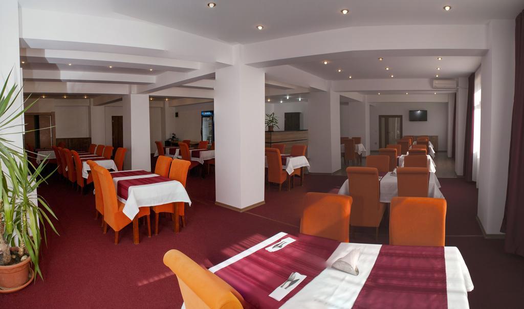 Hotel Otopeni Bagian luar foto