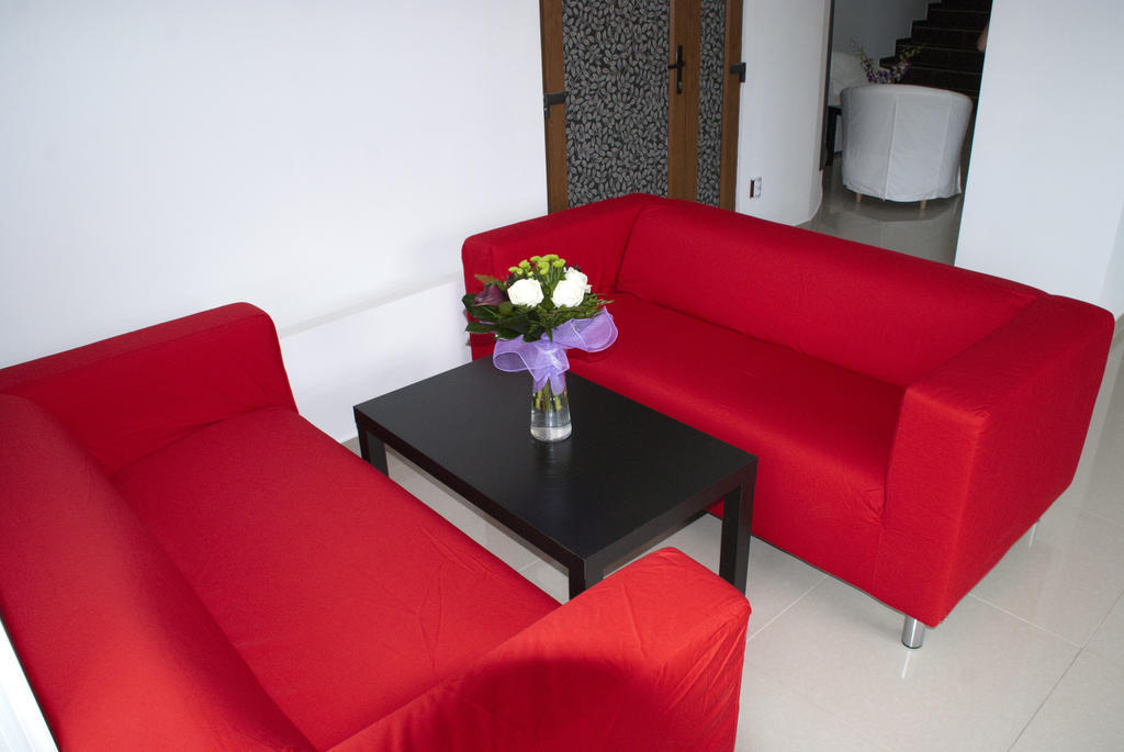 Hotel Otopeni Bagian luar foto