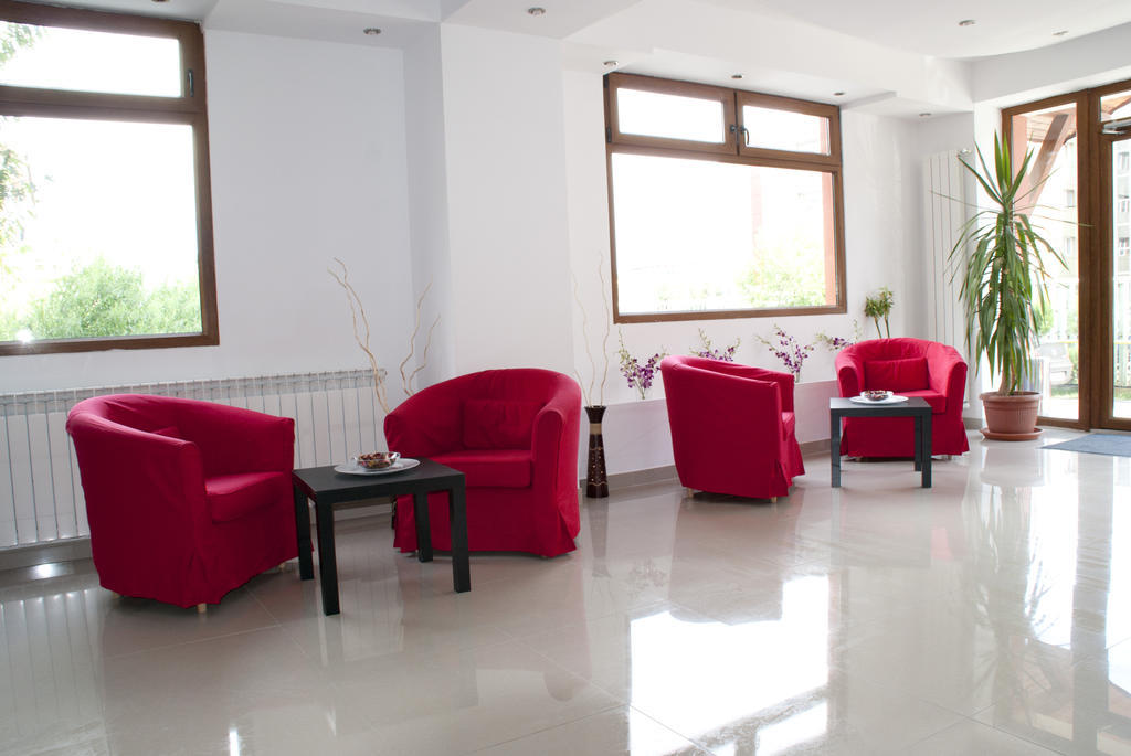 Hotel Otopeni Bagian luar foto