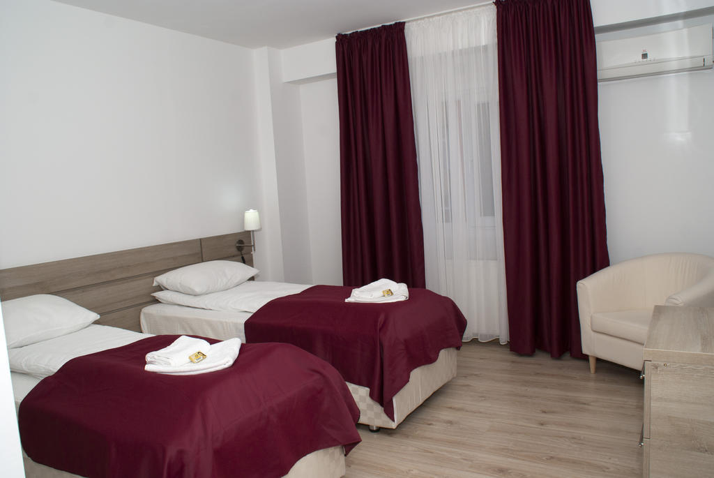 Hotel Otopeni Ruang foto